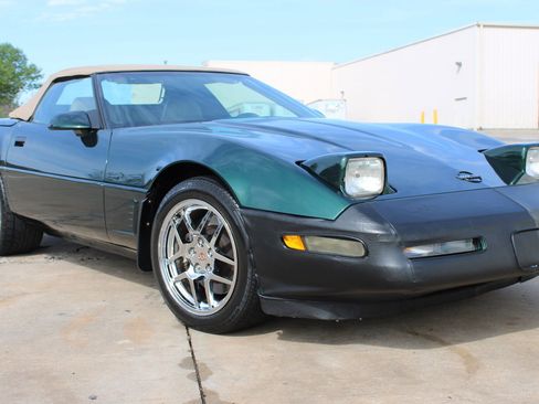 Used 1996 Chevrolet Corvette Convertible RWD image 34
