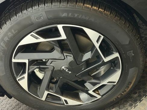 Used 2023 Kia Sportage SX image 14