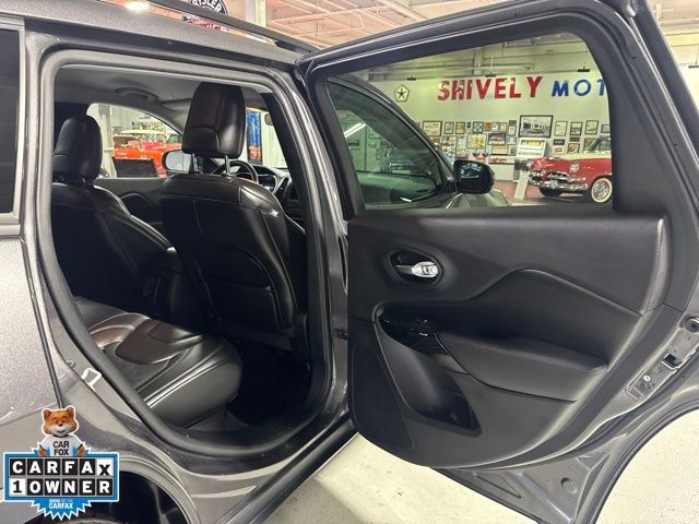 Used 2019 Jeep Cherokee Latitude Plus AWD/4WD image 41