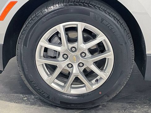 Used 2024 Chevrolet Equinox LS FWD image 16