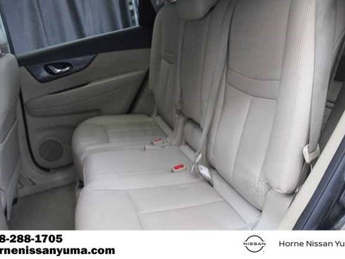 Used 2015 Nissan Rogue SL w/ SL Premium Package image 5