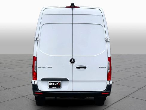 Used 2025 Mercedes-Benz Sprinter 2500 image 5