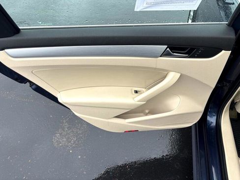 Used 2013 Volkswagen Passat 2.5 SE image 24