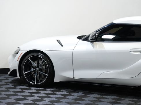 Used 2021 Toyota Supra w/ Safety & Technology Package RWD image 18