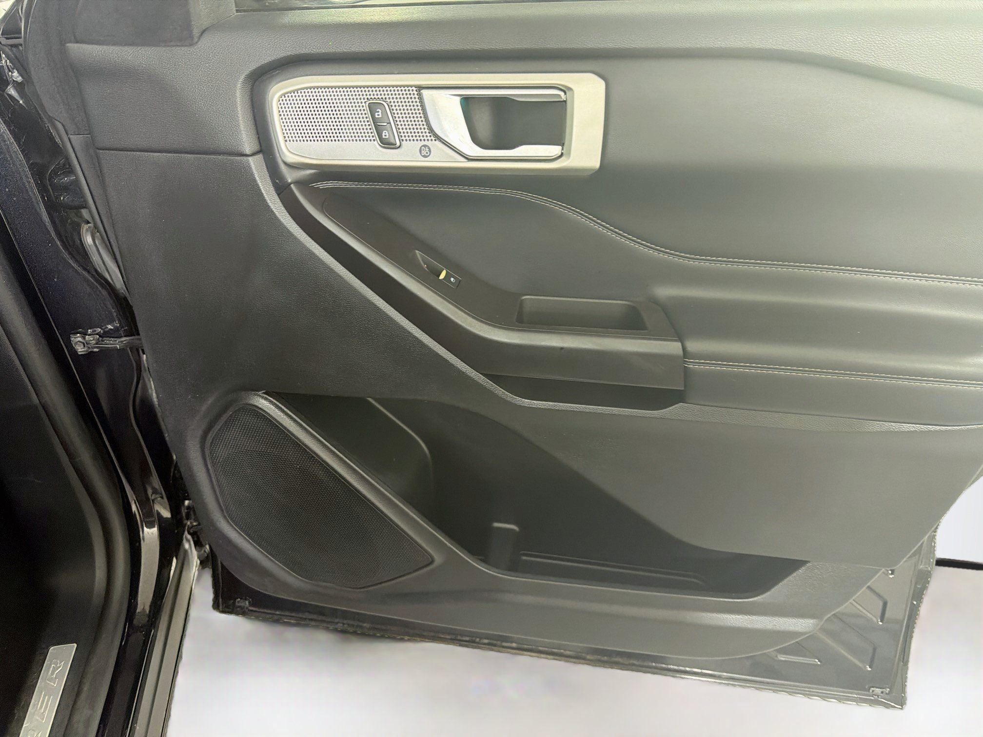 Used 2020 Ford Explorer Limited RWD image 33