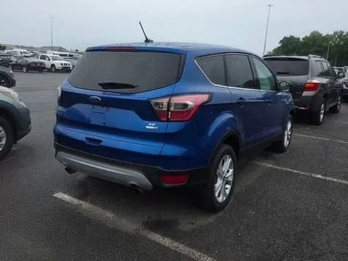 Used 2017 Ford Escape SE w/ SE Cold Weather Package AWD/4WD image 4