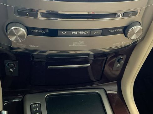 Used 2015 Lexus LX 570 image 19