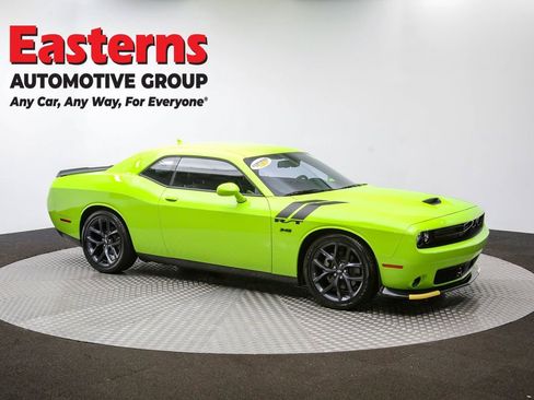 Used 2023 Dodge Challenger R/T w/ Plus Package image 46