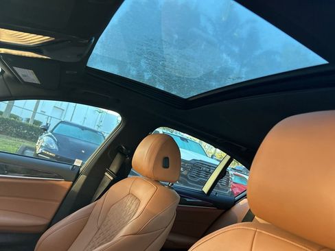 Used 2023 BMW 540i w/ M Sport Package image 18