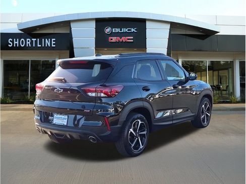Used 2023 Chevrolet TrailBlazer RS FWD image 3