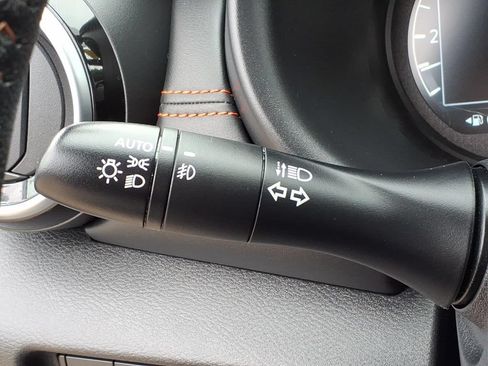 Used 2022 Nissan Kicks SR FWD image 28