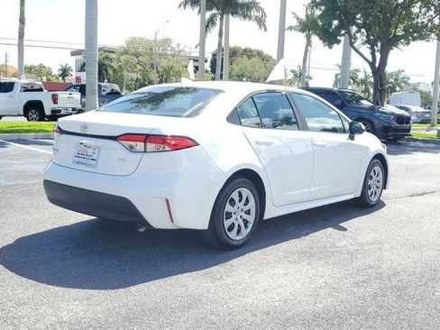 Used 2025 Toyota Corolla LE image 4
