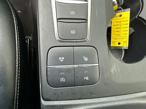 Used 2020 Ford Escape Titanium AWD/4WD image 12