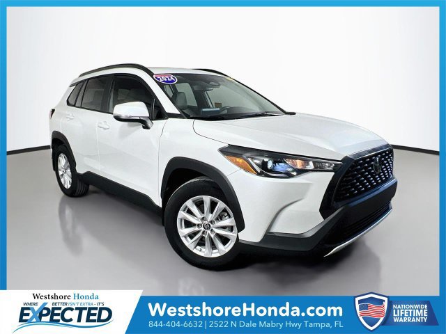 Used 2024 Toyota Corolla Cross LE w/ Moonroof Package FWD image 1