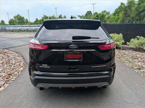 Used 2020 Ford Edge Titanium w/ Equipment Group 301A FWD image 4