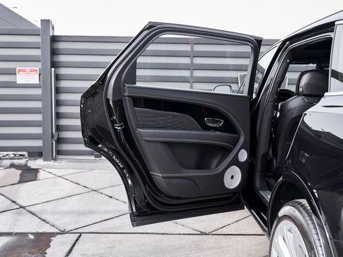 Used 2023 Bentley Bentayga Extended Wheelbase image 27