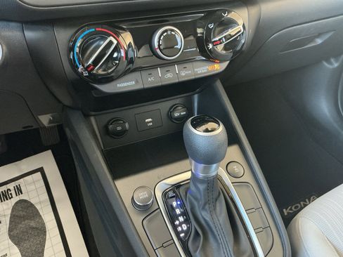 Certified 2023 Hyundai Kona SEL AWD/4WD image 17