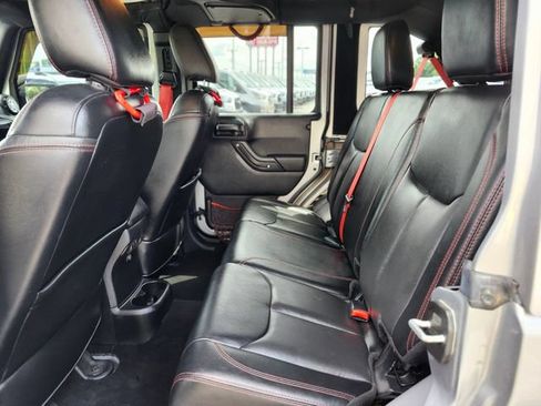Used 2017 Jeep Wrangler Unlimited Rubicon AWD/4WD image 16
