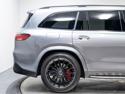 Used 2026 Mercedes-Benz GLS 63 AMG 4MATIC image 19