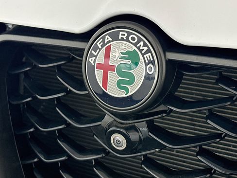 Used 2024 Alfa Romeo Tonale Veloce w/ Active Assist Package AWD/4WD image 35