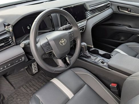Used 2025 Toyota Camry SE image 2