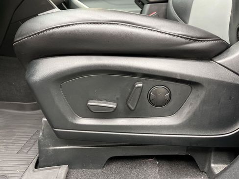 Certified 2023 Ford Explorer XLT w/ Equipment Group 202A AWD/4WD image 11
