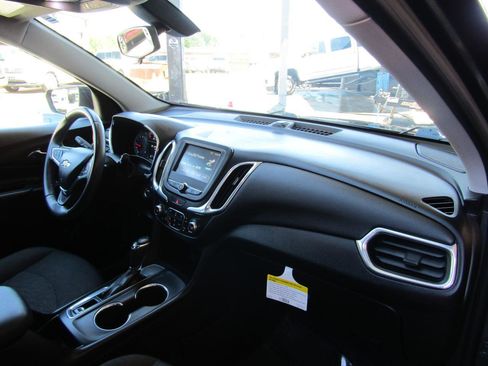Used 2018 Chevrolet Equinox LT image 10