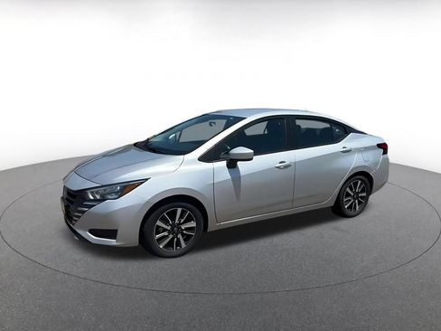 Used 2025 Nissan Versa SV FWD image 8