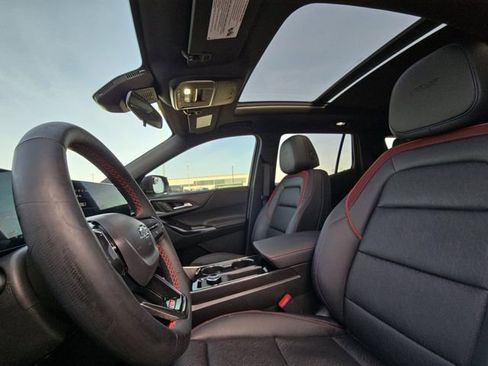 Used 2025 Chevrolet Equinox RS w/ Convenience Package III image 7