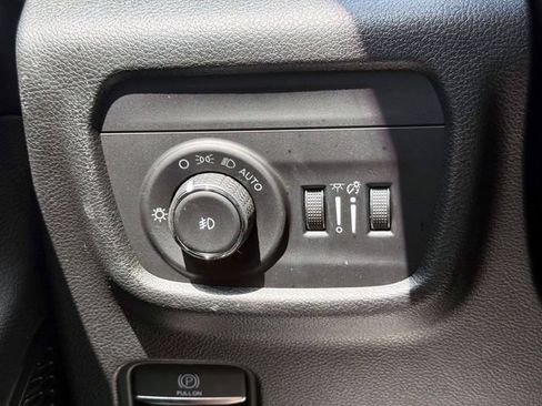 Used 2023 Jeep Grand Cherokee Limited AWD/4WD image 22