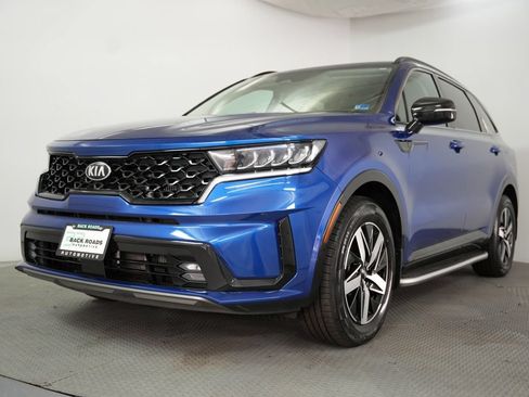 Used 2021 Kia Sorento EX FWD image 3
