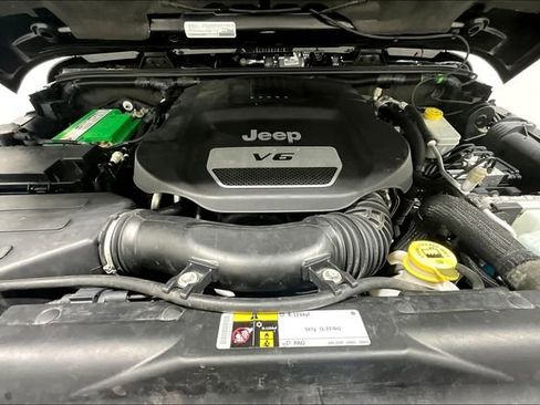 Used 2016 Jeep Wrangler Unlimited Rubicon w/ Dual Top Group image 30