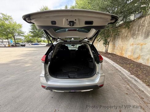 Used 2018 Nissan Rogue SV FWD image 20