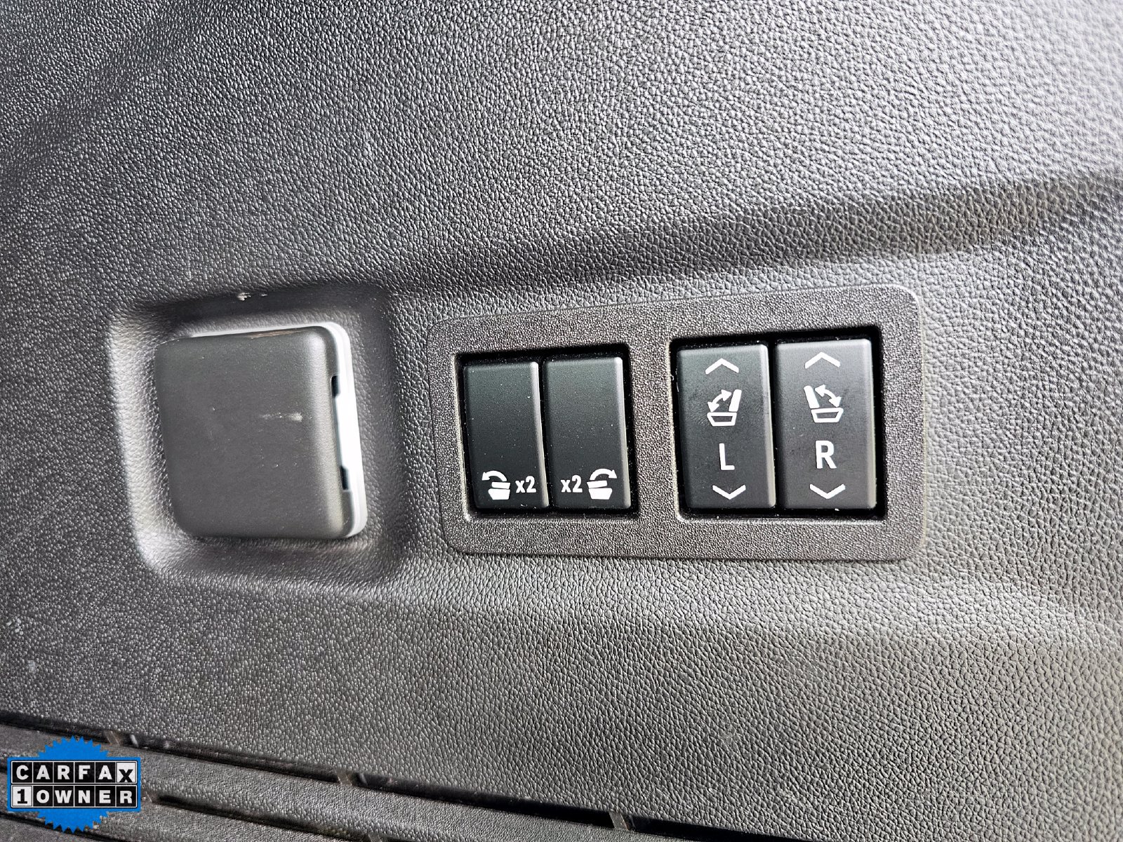Used 2023 GMC Yukon XL AT4 w/ AT4 Premium Plus Package AWD/4WD image 42
