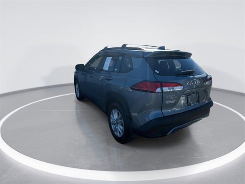Used 2022 Toyota Corolla Cross LE image 6
