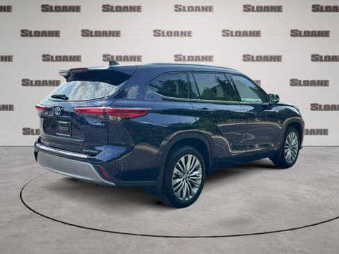 Used 2023 Toyota Highlander Platinum AWD/4WD image 5