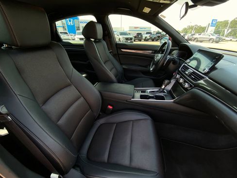 Used 2019 Honda Accord Sport image 13