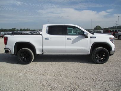 New 2026 GMC Sierra 1500 SLT w/ SLT Convenience Package
