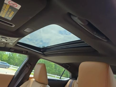 Used 2019 Lexus ES 350 w/ Premium Package FWD image 16