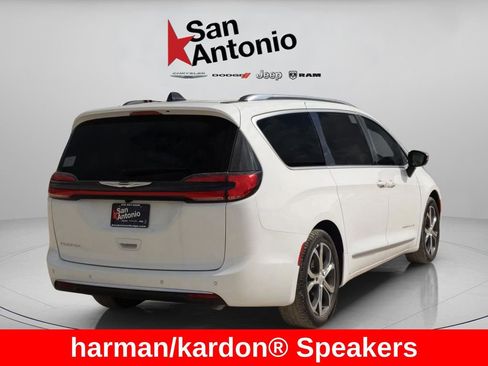 New 2026 Chrysler Pacifica Pinnacle image 8