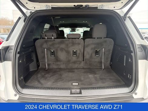 Used 2024 Chevrolet Traverse Z71 AWD/4WD image 14