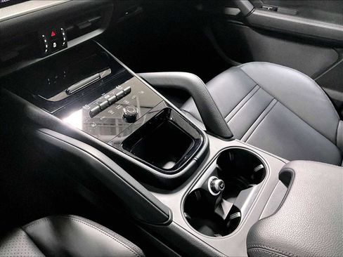 Used 2024 Porsche Cayenne S image 19