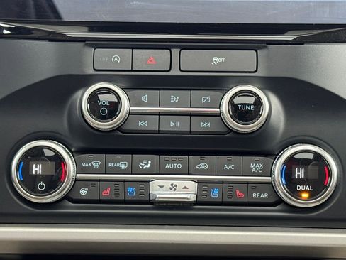 Used 2024 Ford Expedition Max Limited image 24