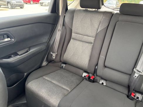 Used 2025 Nissan Rogue SV FWD image 40