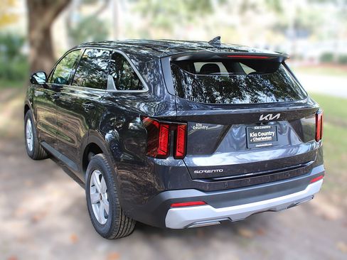 New 2026 Kia Sorento LX FWD image 12