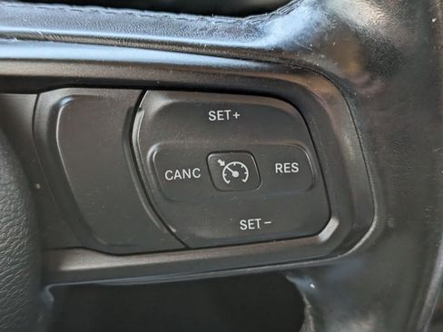 Used 2019 Jeep Wrangler Sport image 12