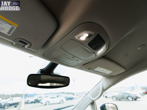 Used 2023 Chrysler Voyager LX image 42