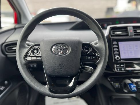 Certified 2022 Toyota Prius LE FWD image 30