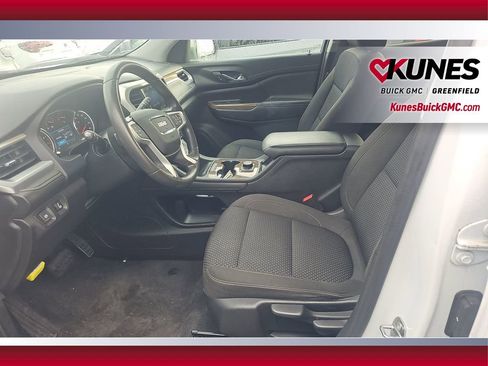 Used 2023 GMC Acadia SLE image 18