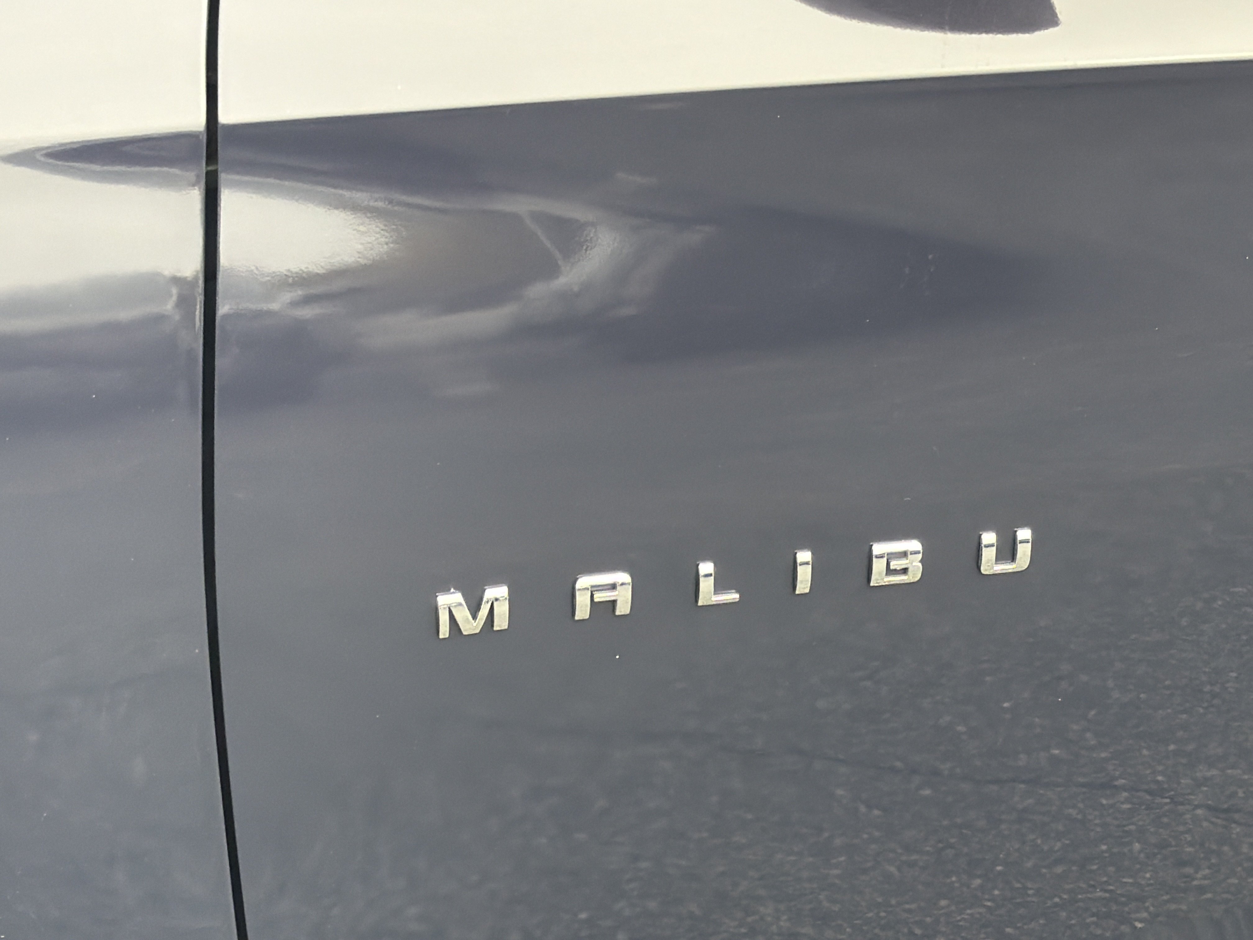 Used 2025 Chevrolet Malibu LT FWD image 13